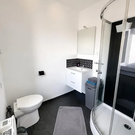 Appartement 1, 1 Chambre, Parking Privé *